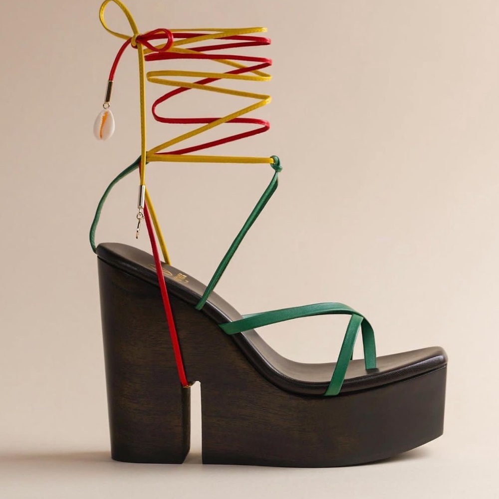 ISO of this wedge shoe in a size 6/7